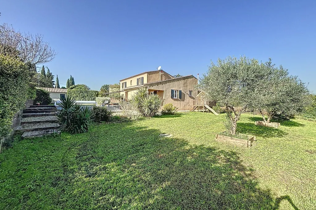 Aed - Bastide with Pool near Uzès