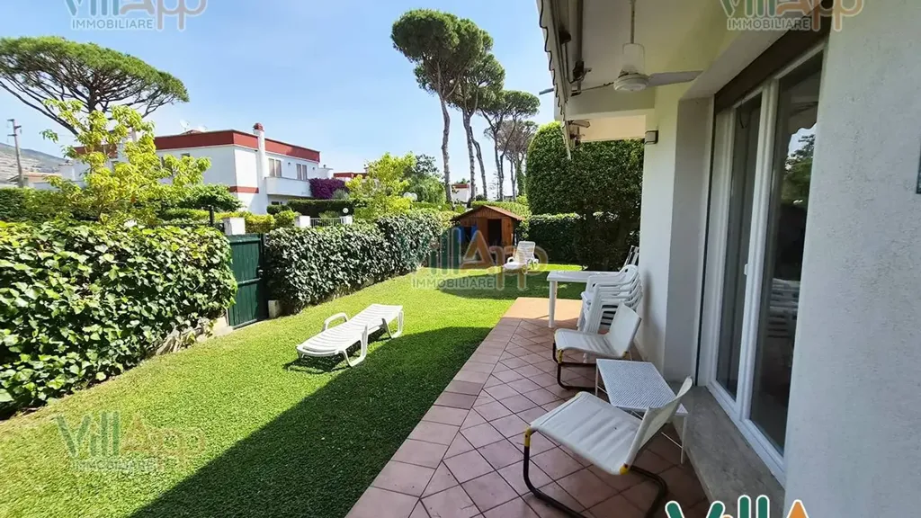 Jardin - Villa with Sea View in Fondi