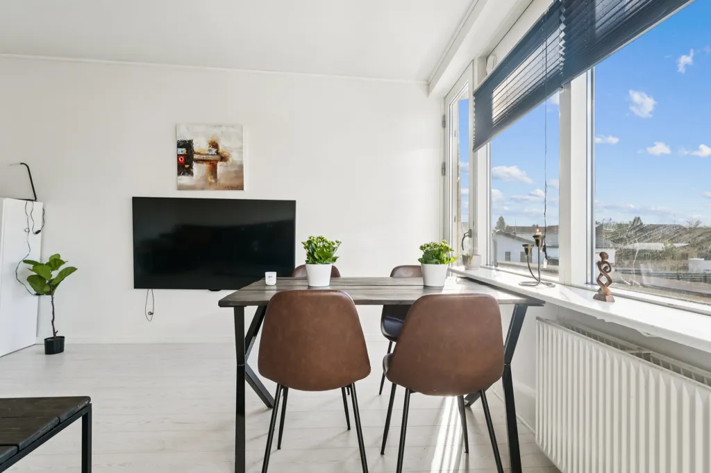 Sala da pranzo - Ready-to-Move-In Flat with Modern Kitchen in Randers