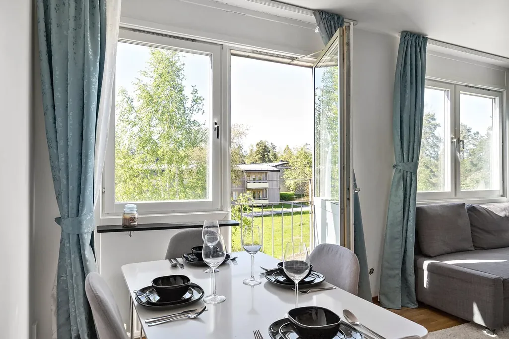Apartment with Open Plan in Orminge Centre