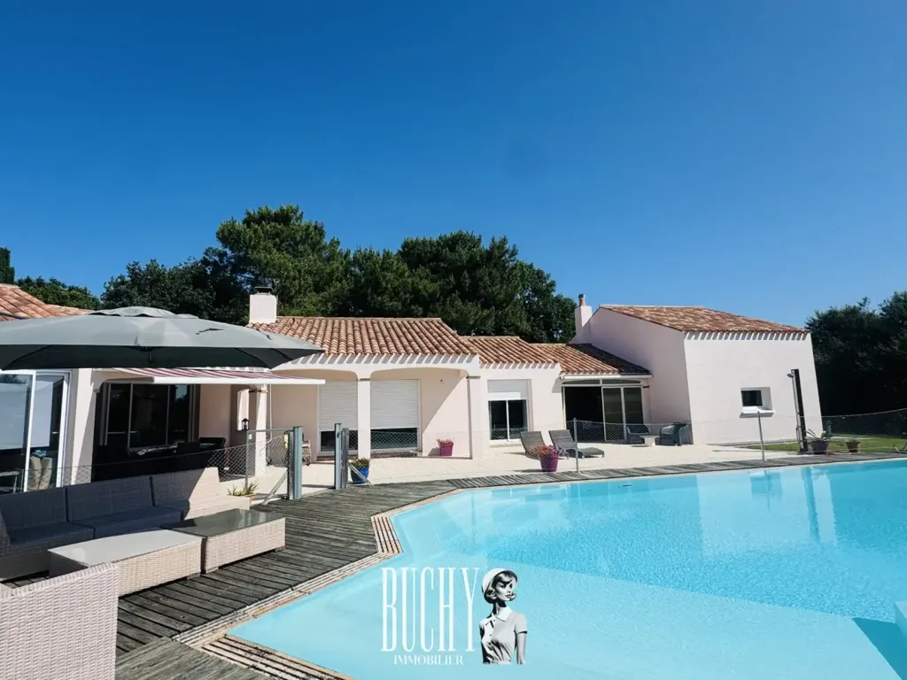Piscine - Villa avec Piscine à Château d'Olonne