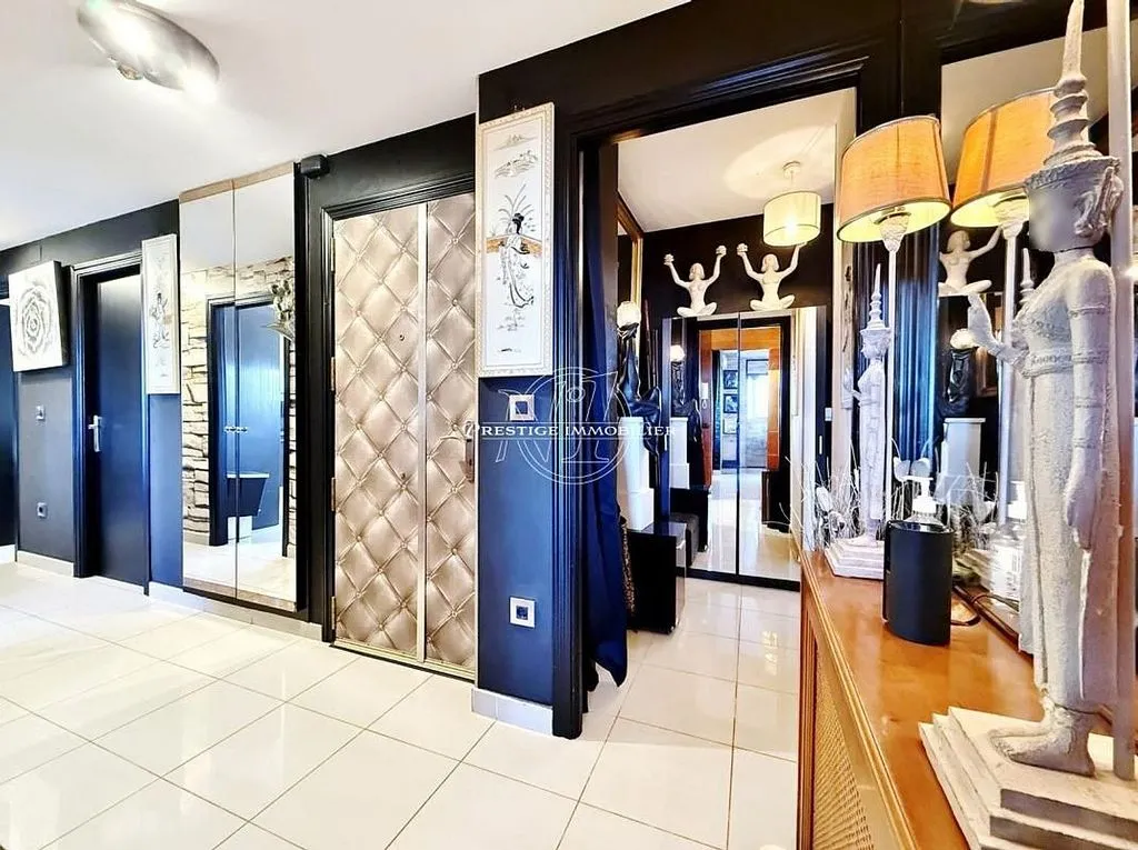 hallway_entrance