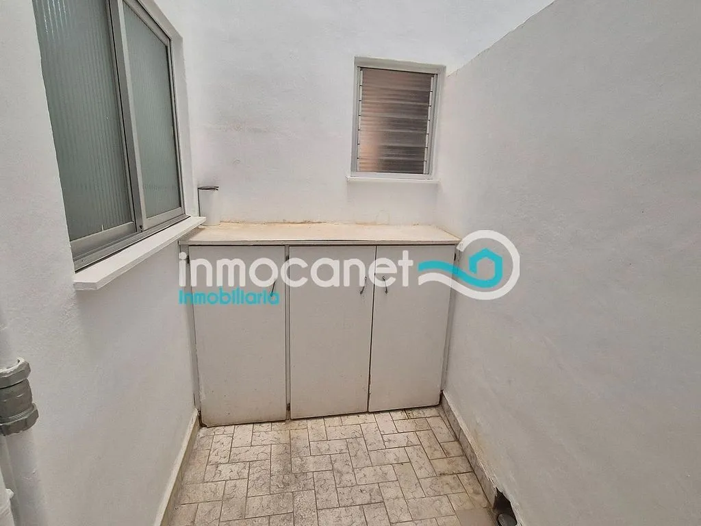 Aed - Apartment with Balcony and Terrace in Oliva