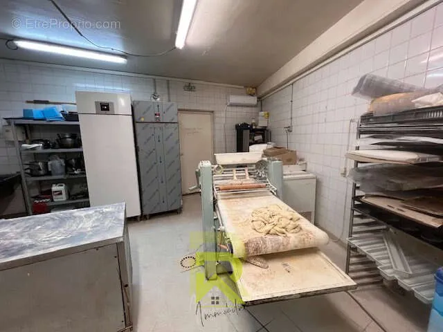 Köök - Bakery with Modernised Space in Florensac
