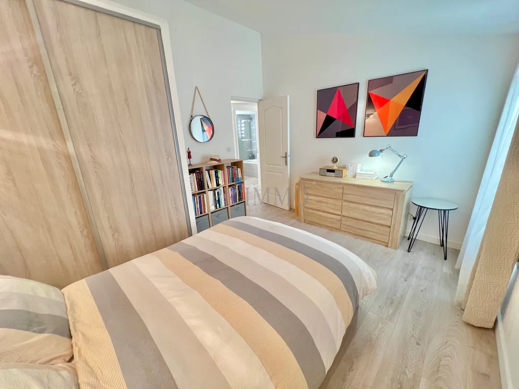 Chambres - Appartement T3 avec Mezzanine au Centre Historique de Fréjus