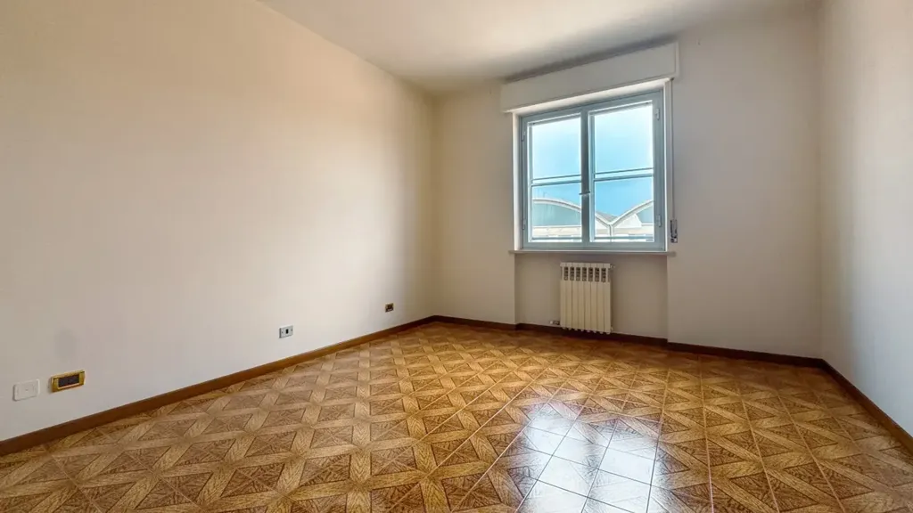 Pièces - Trilocale with Private Garden in Momo