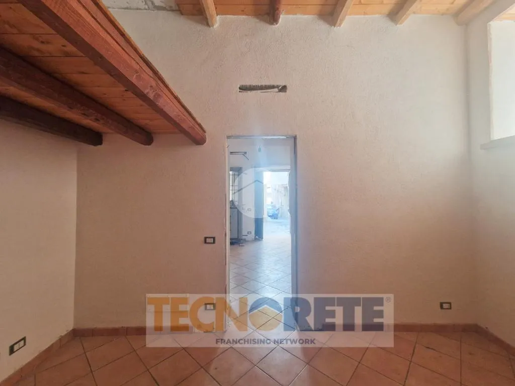 Pièces - Restored Two-Bedroom in Monreale