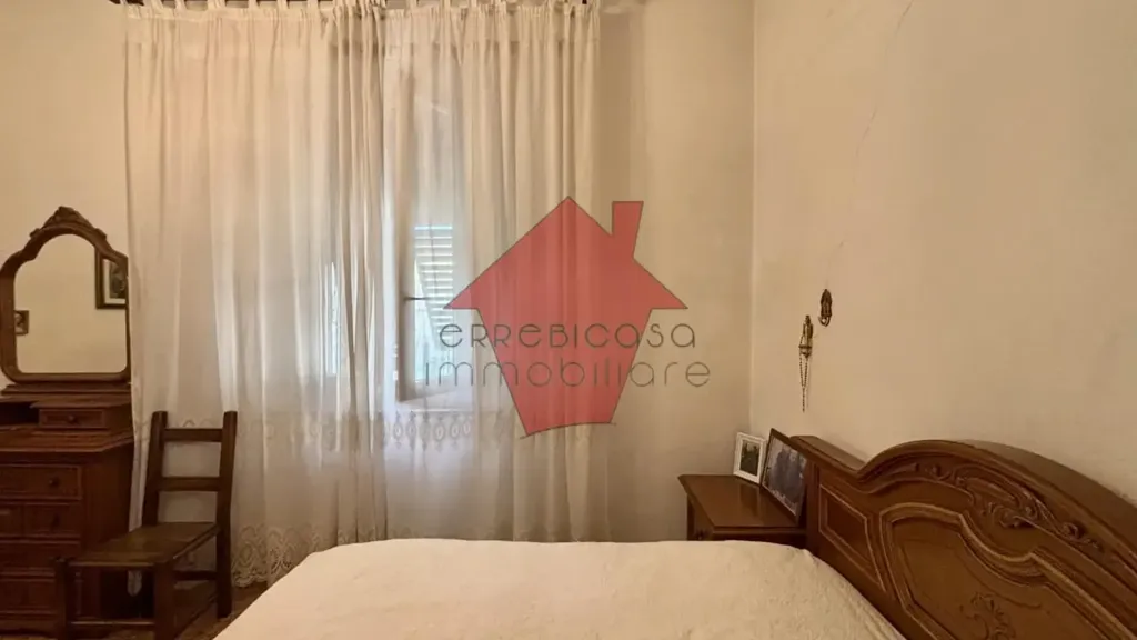 Chambres - Five-Bedroom Apartment with Garden in Empoli