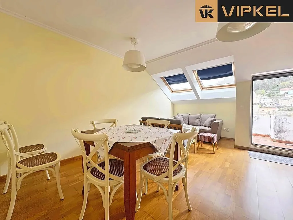 Salle à manger - Apartment with Terrace in Porto do Son
