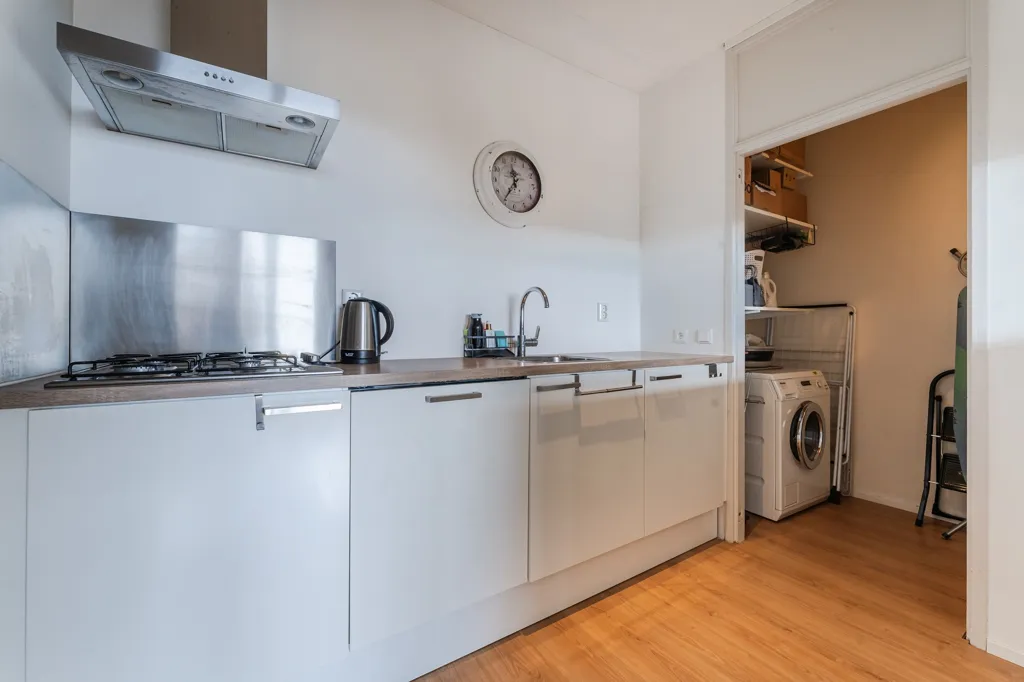 Cuisine - Bright Two-Bedroom Flat with Panoramic View in Haarlem