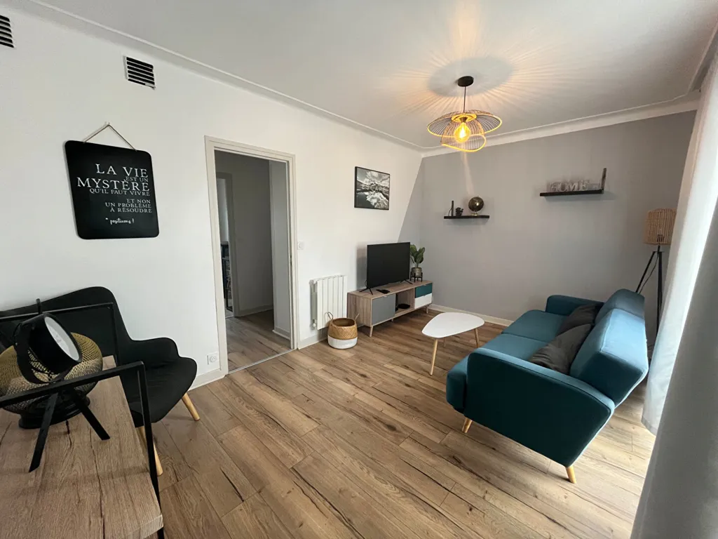 Séjour - Appartement T2 au Dernier Étage à Saint-Brieuc