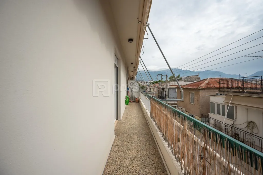 Rõdu - South-Facing Apartment with Balconies in Patra