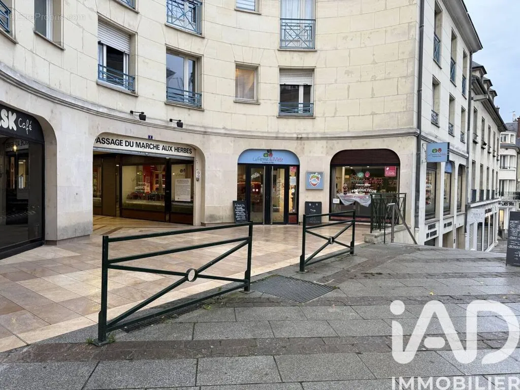 Extérieur - Murs Commerciaux en Centre-Ville de Compiègne