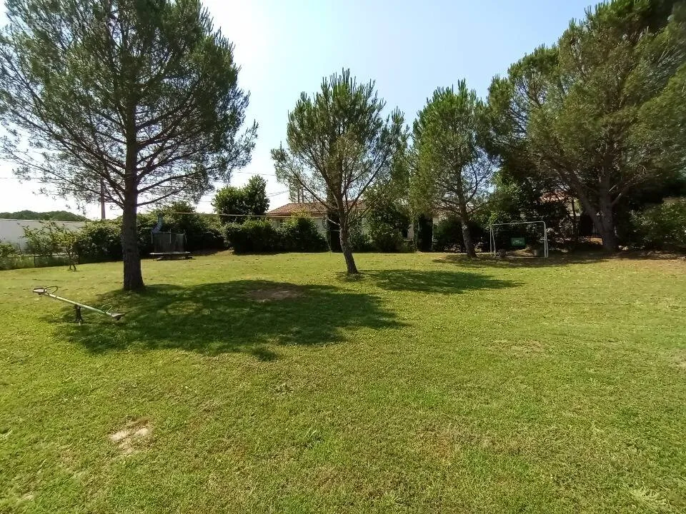Aed - Plat, Arboré Terrain in Vidauban