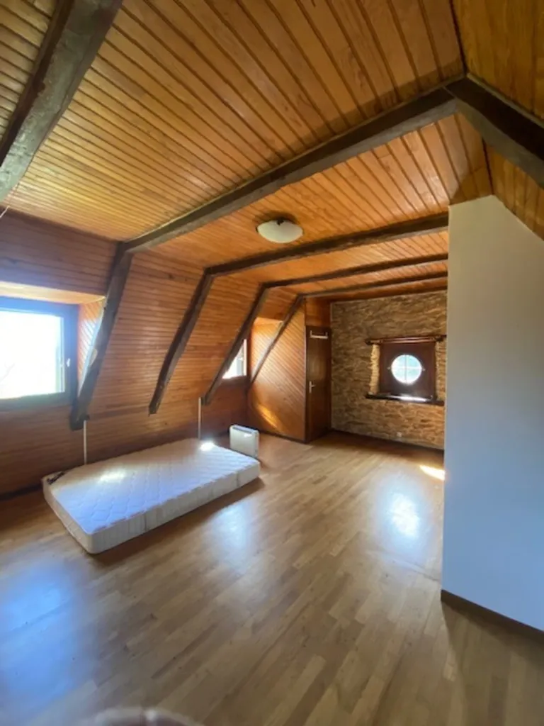 Pièces - Moulin Auvergnat avec Piscine près d'Aurillac