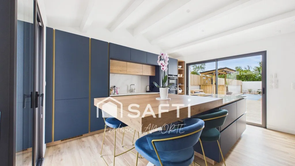 Cuisine - Maison Contemporaine avec Piscine à Proximité