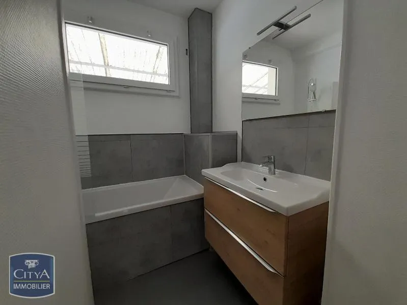 Bagni - Renovated Duplex with Balcony in Cherbourg-Octeville