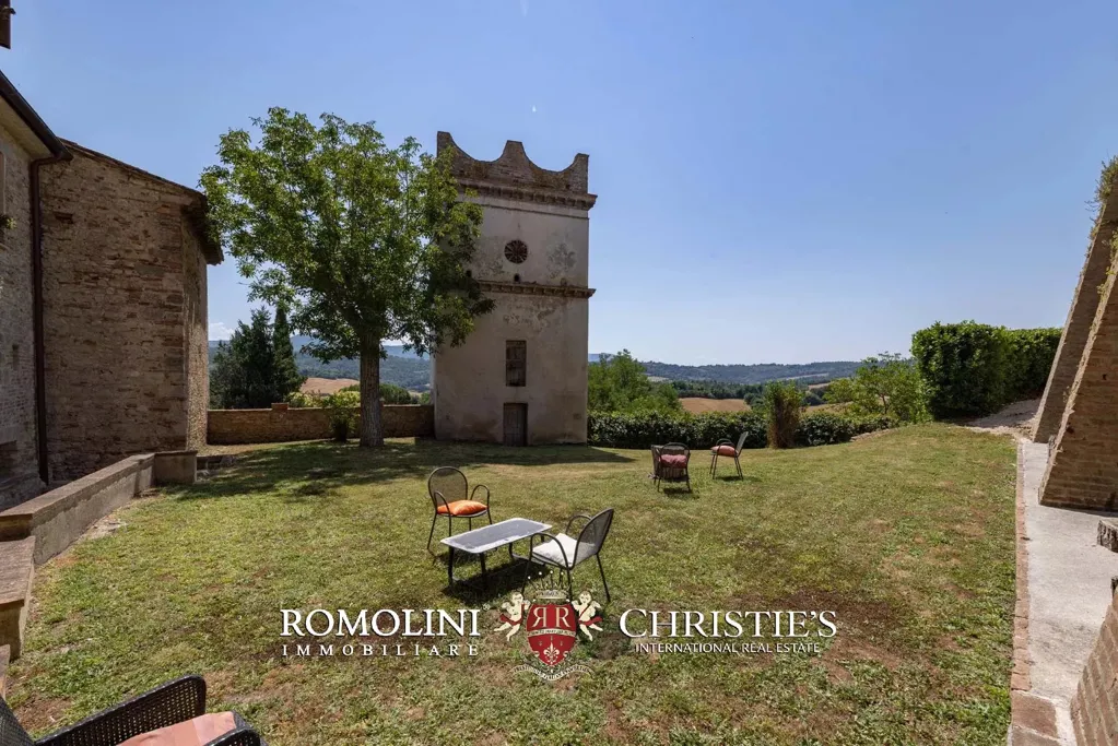 Aed - Historic Estate with Castle in Umbria