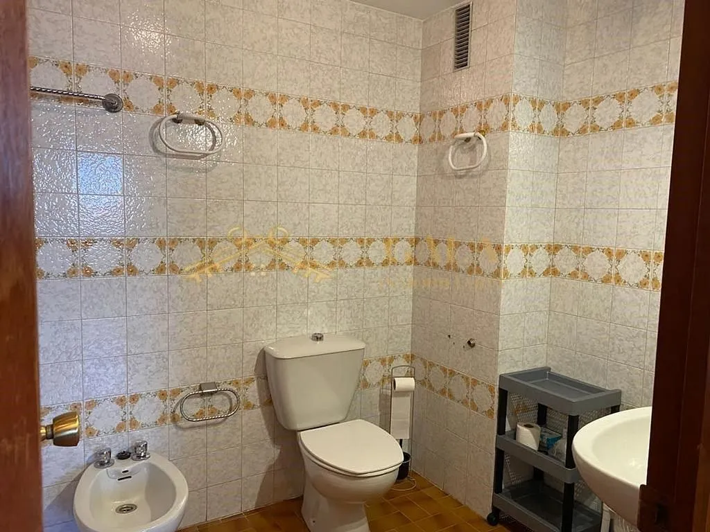 Bathrooms - Student Flat with Terrace in Cáceres Centre