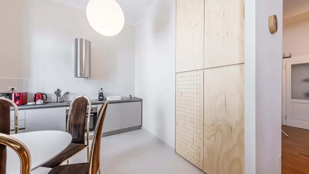Dining Room - Fully Furnished Studio in Milan