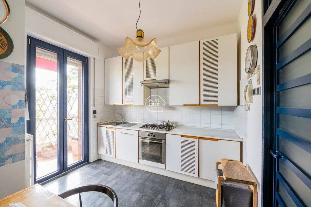 Kitchen - Luxury Penthouse with Pool in Cassina de' Pecchi