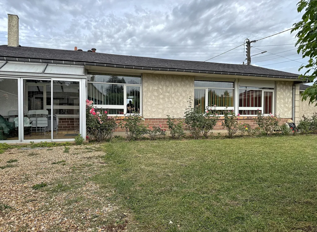 Extérieur - Maison avec Jardin et Garage à Ezy-sur-Eure