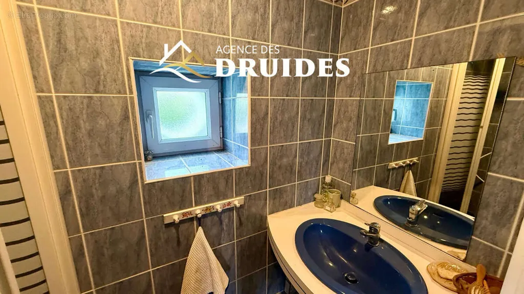 Salles de bain - Maison de Caractère avec Jardin à Carnac