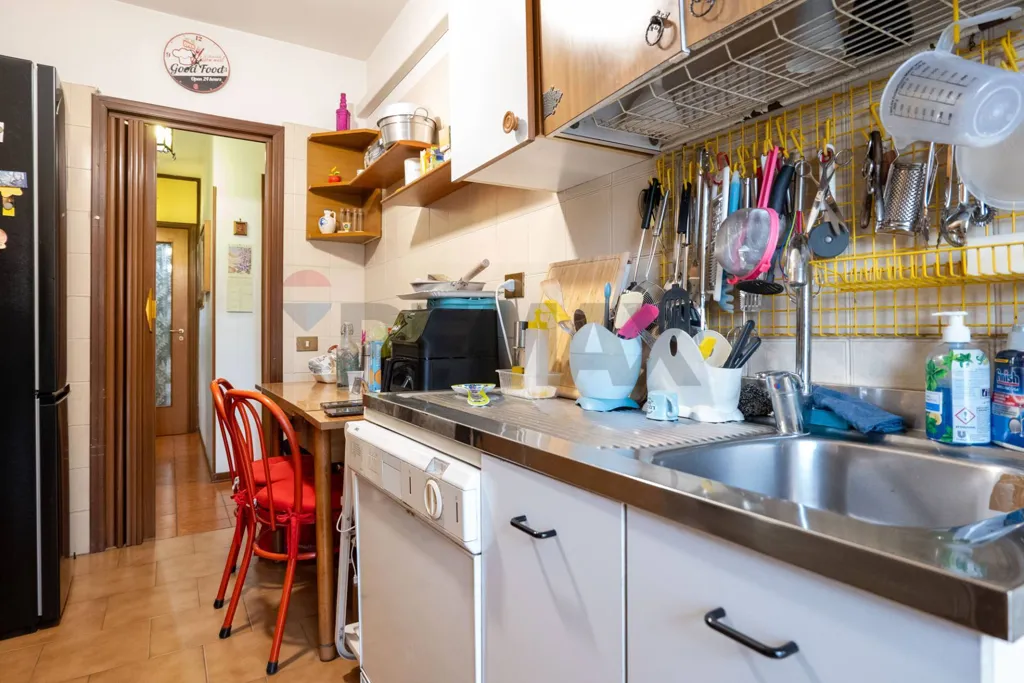 Cuisine - Bright Apartment with Balcony in Rome