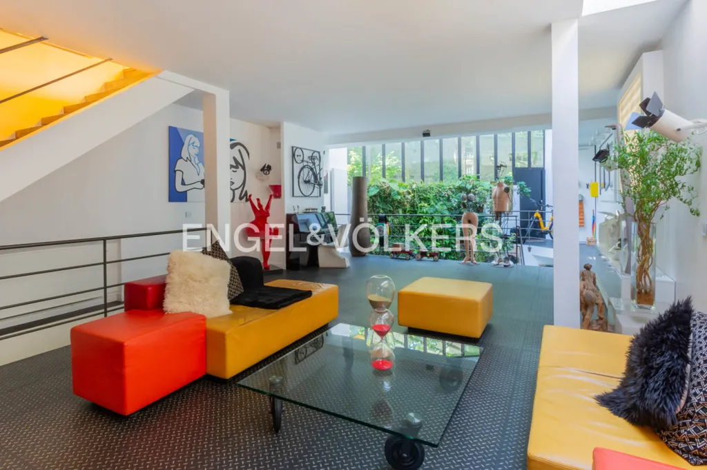 5-room property in Paris 18ème
