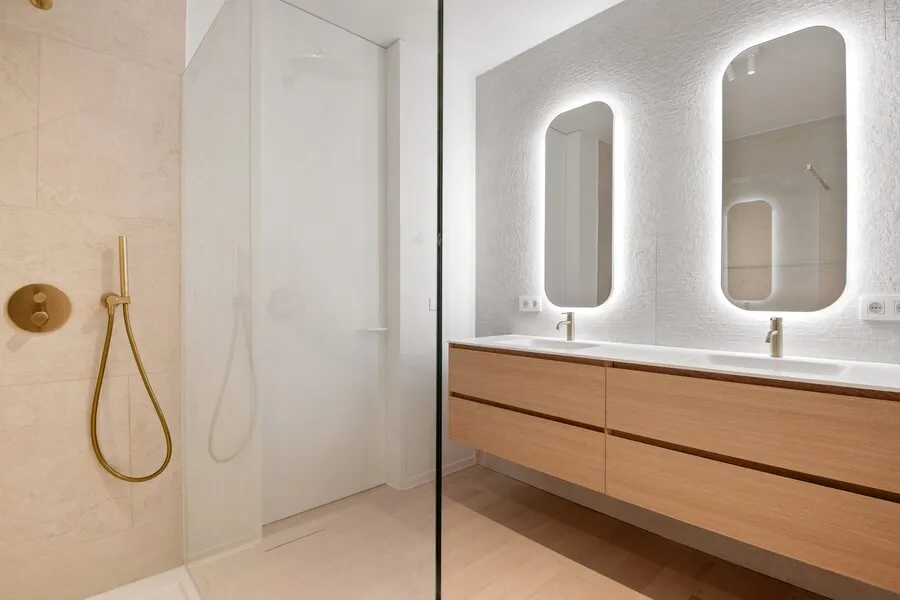 Bathrooms - Modern Villa with Pool in Keerbergen