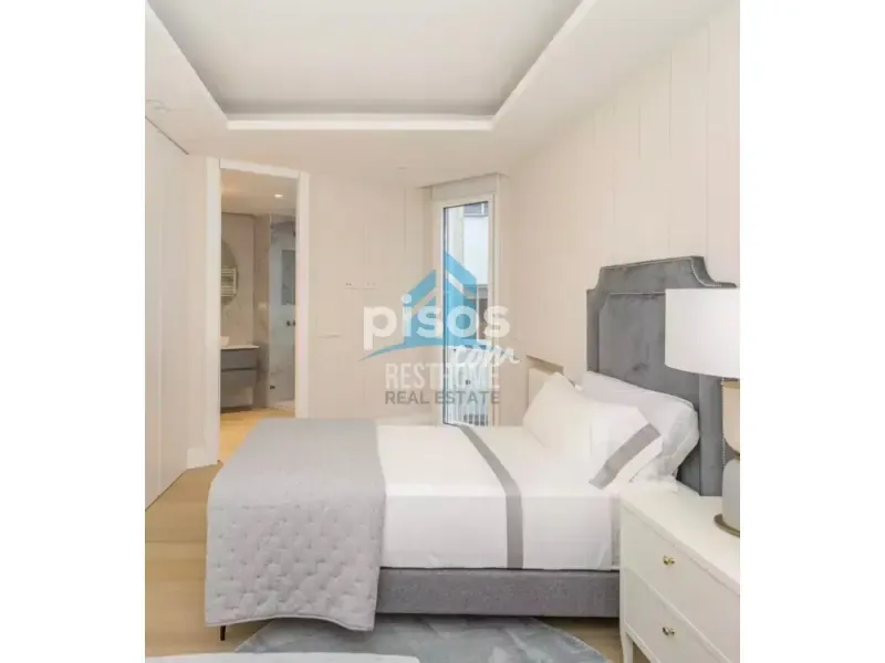 Chambres - Modernised Apartment with Views in Recoletos