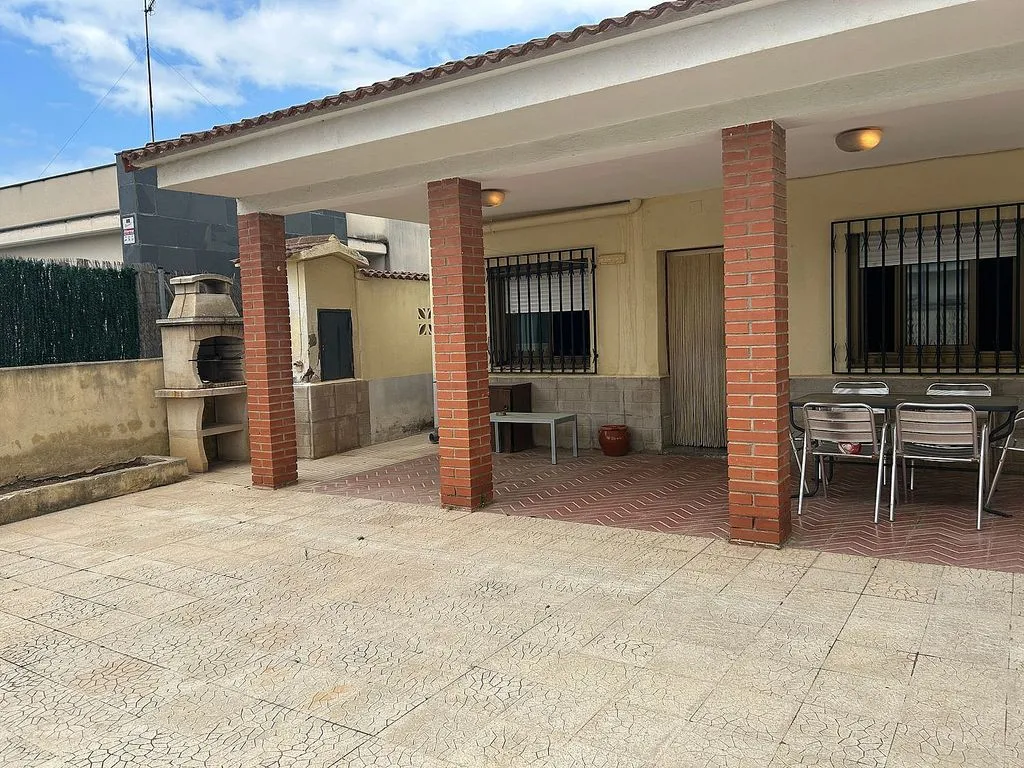 Terrasse - Single-Storey House with Terrace in La Collada