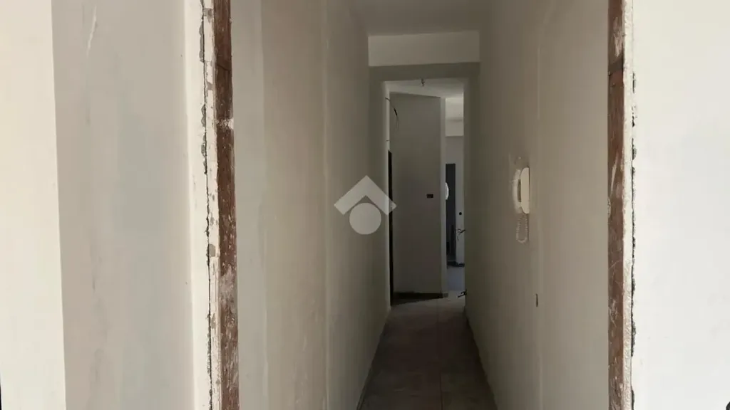 Esik - Modernised Apartment with Balcony in Giarre