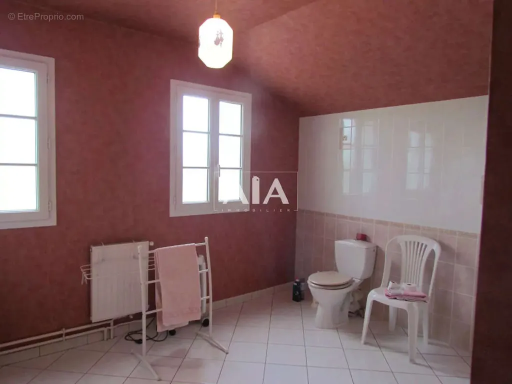 Salles de bain - Maison Atypique avec Vue sur Rivière à Ruffec