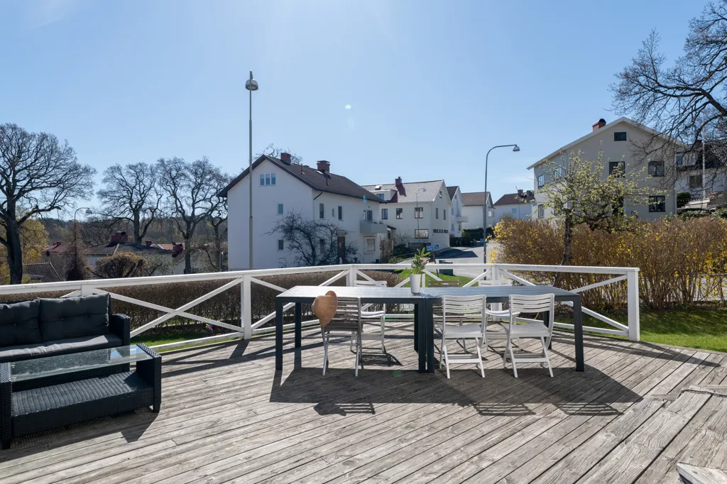 Terrazza - Funkis Villa with Garden in Örgryte