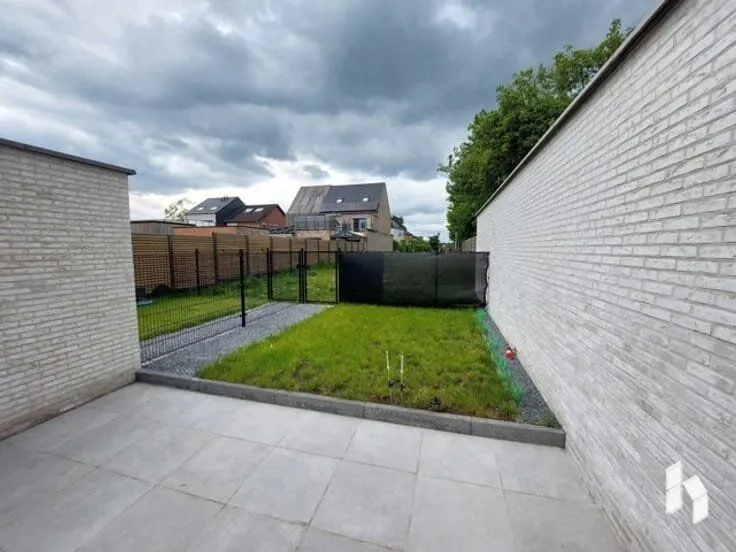 Jardin - Appartement de Plain-Pied avec Jardin au Centre