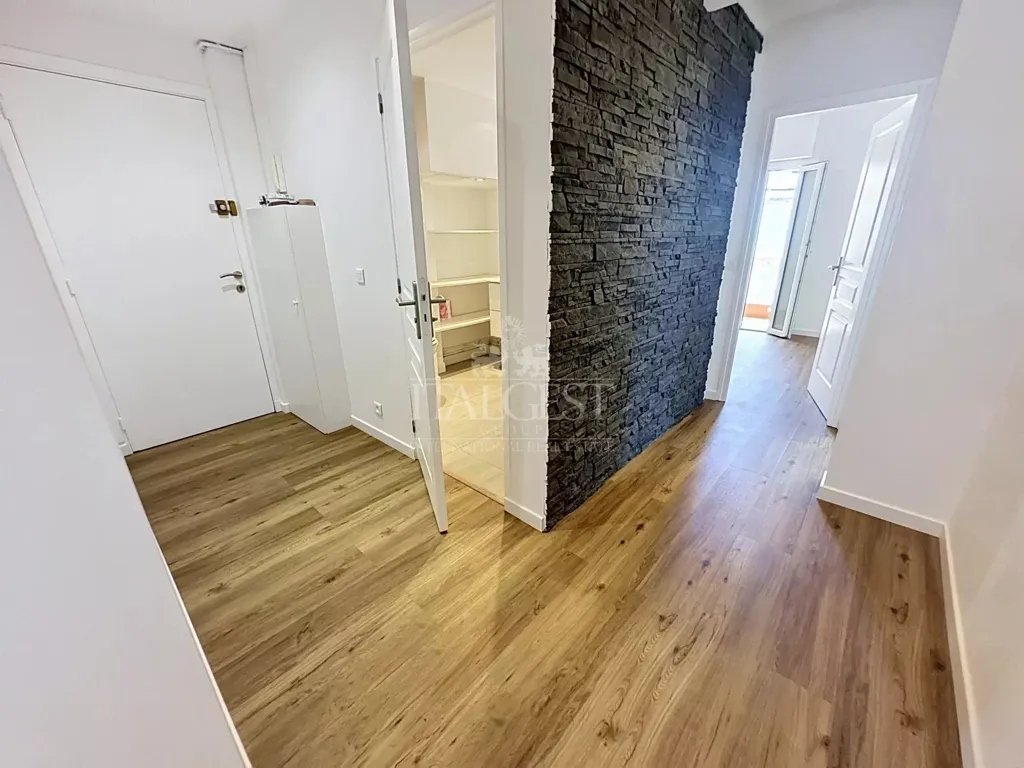 hallway_entrance