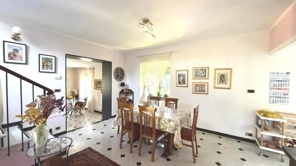 Salle à manger - Villa with Terrace and Garden in Serra Riccò
