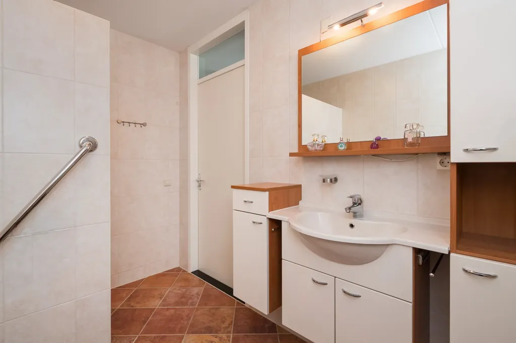 Vannitoad - Corner Flat with Terrace in Barendrecht