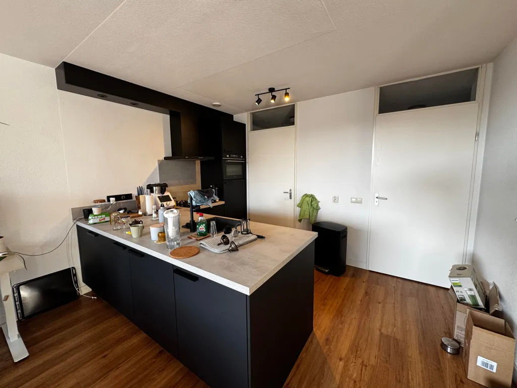 Köök - 3-Bedroom Apartment in Eindhoven's Green Area