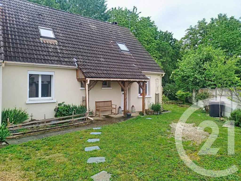 Aed - Family House with Garden in Everly