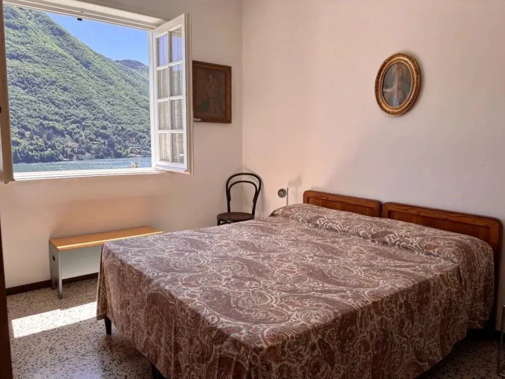 Chambres - Early 20th-Century Villa with Lake Views in Moltrasio