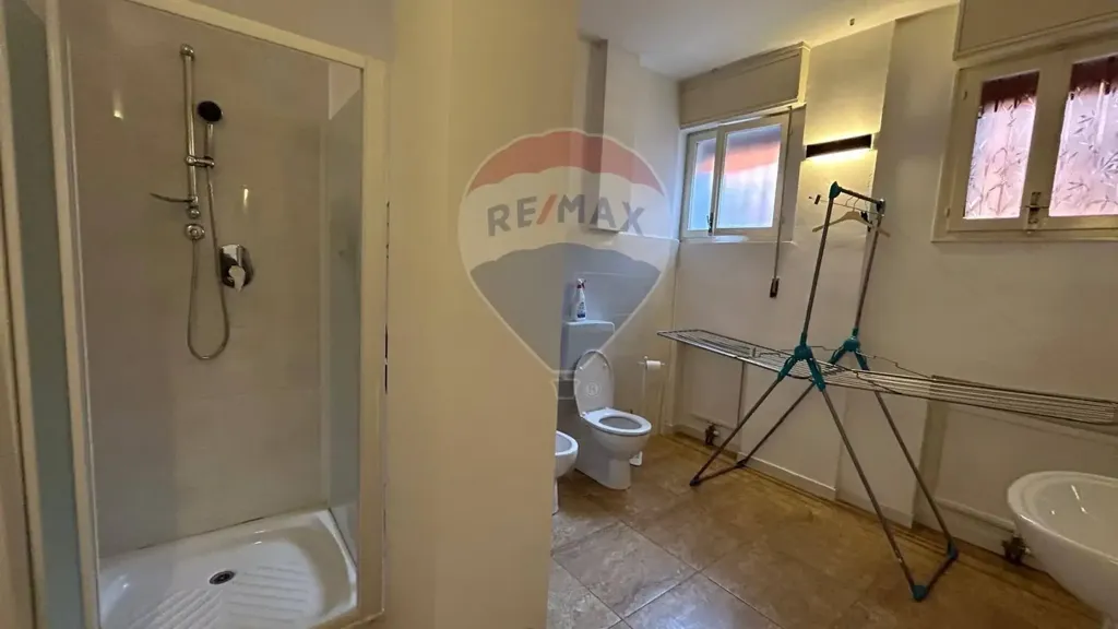 Bathrooms - Rented Apartment with Balcony in Ferrara