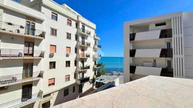 Balcony - Apartment with Sea View on Trani Promenade