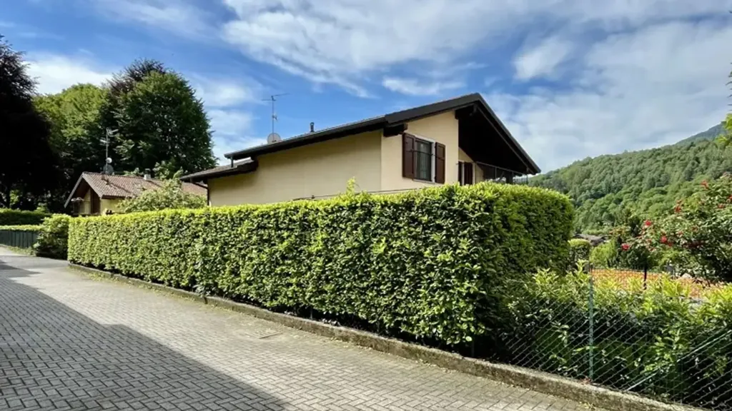 Extérieur - Villa with Panoramic Balcony in Valle Intelvi