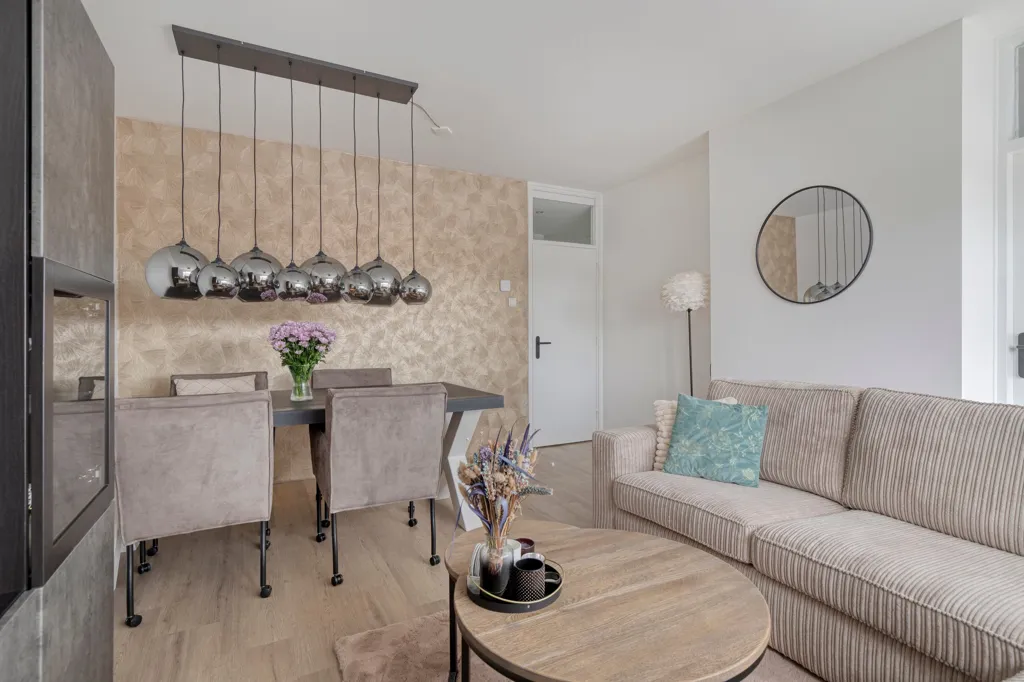Séjour - Modern 3-Bedroom Flat with Balcony in Rotterdam