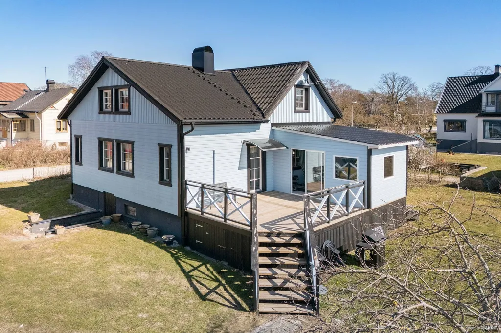 Vue aérienne - Characterful Villa with Separate Apartment in Klintehamn