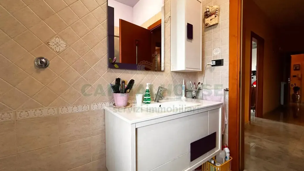Salles de bain - Apartment with Balcony in Nola