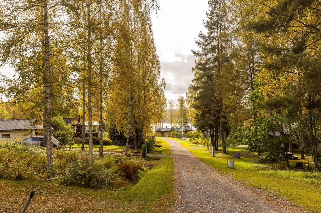Välivaade - Charming Cottage with Lake View in Örebro