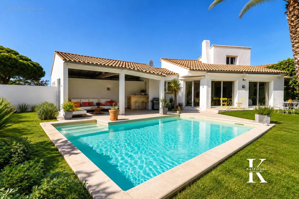 Piscine - Villa avec Piscine et Jardin à Perols
